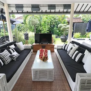 Bloom 1 - 4 Bedrooms, 4 Bathrooms, Private Pool Close To The Seminyak (Bali)